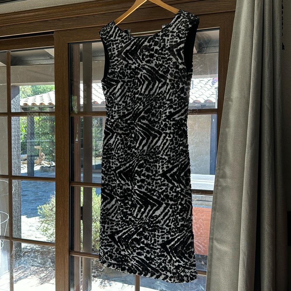 Sequence dress black-and-white size 10